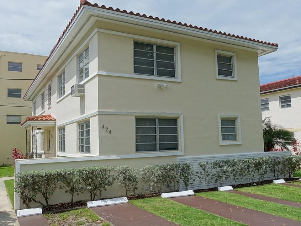 1st image of 424 Malaga Ave APT 1