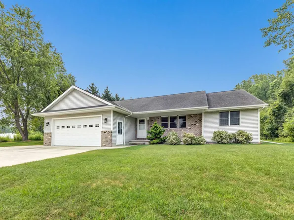 3533 Leeds Castle Dr, Green Bay, WI 54313