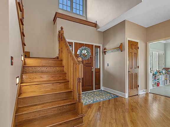 3rd image of 2237 Chelmsford Ln