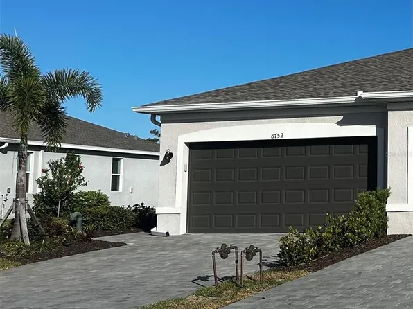 8752 Saint Kitts Cir, Englewood, FL 34224