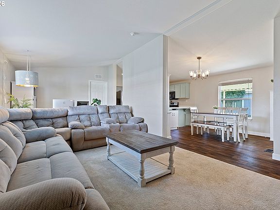 3rd image of 17660 SW Bunker Oak Rd