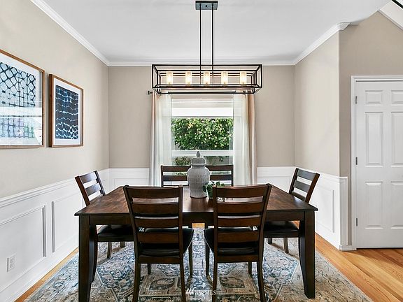 Formal Dining