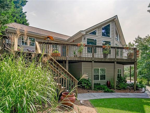 Image 2: Finished Terrace Level w/Apartment