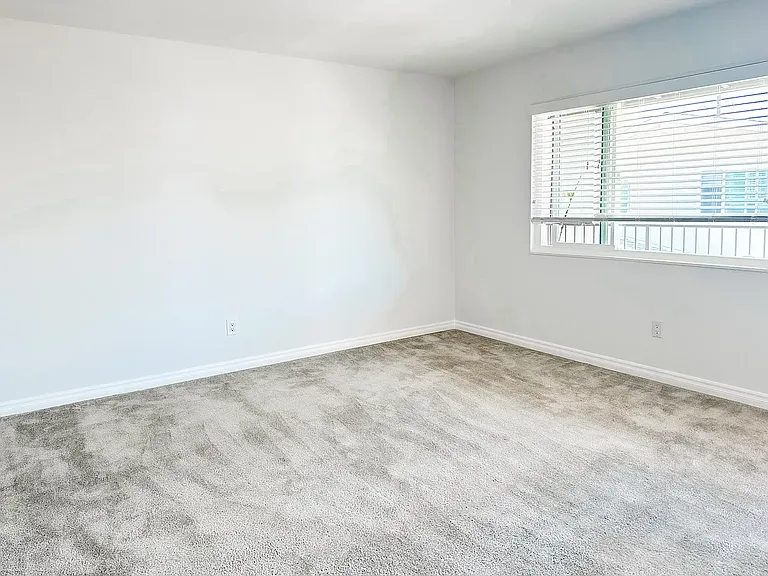 1008 Georgia St #203 — Photo 6