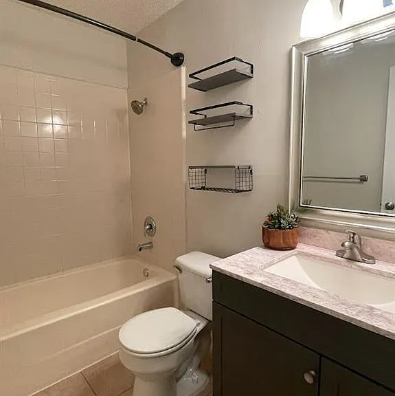 1808 Prairie Knoll Ct #B — Photo 16