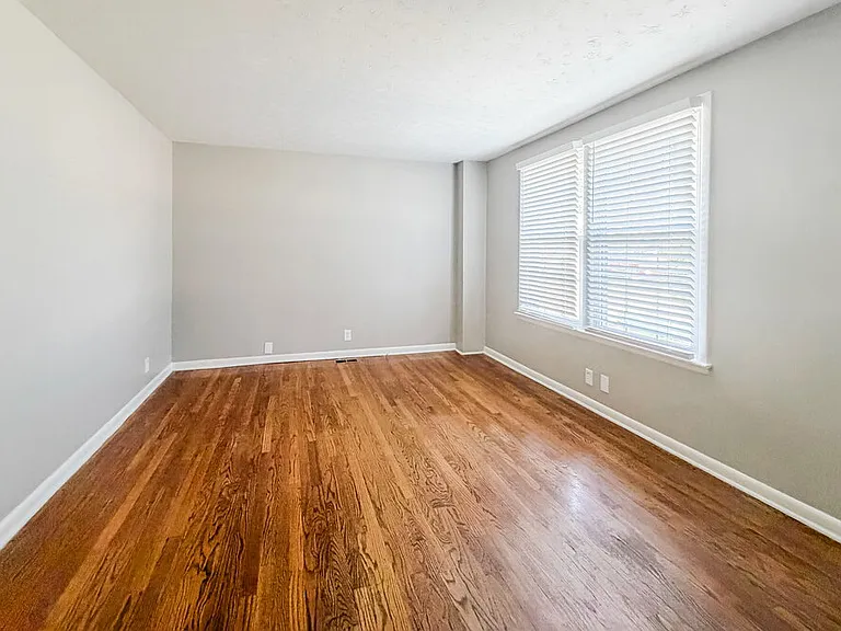 505 Roosevelt Ave — Photo 3