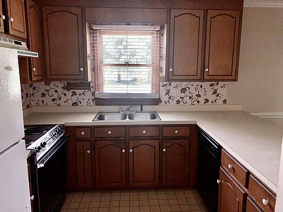 5th image of 403 Renee Dr