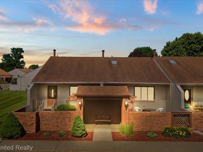25832 Lexington Dr Unit 1, South Lyon, MI, 48178