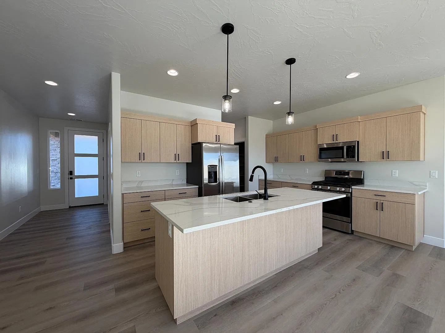 4096 S Crimson Farm Dr — Photo 2