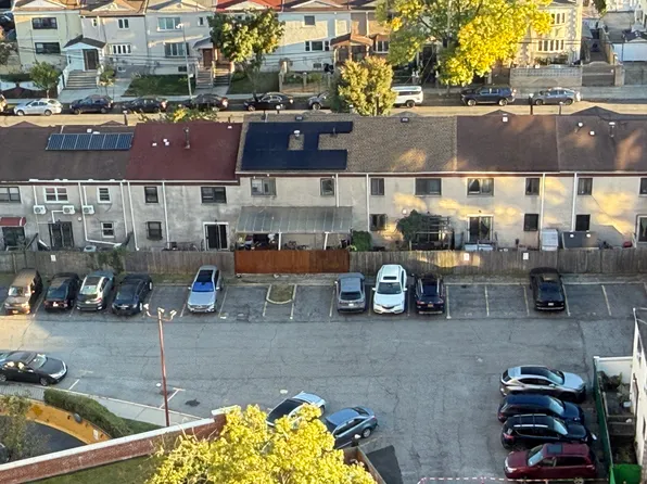 61-20 Grand Central Parkway image 18 of 22