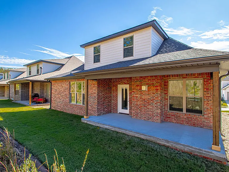 302 Kanis Ridge Dr — Photo 3