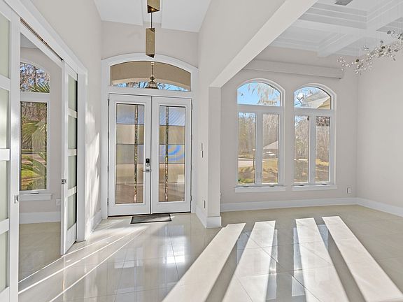 5th image of 511 River Pond Ct