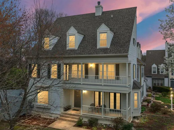 12848 Mill House Ct, Woodbridge, VA 22192