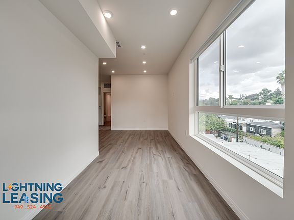 2nd image of 3105 Bellevue Ave #407