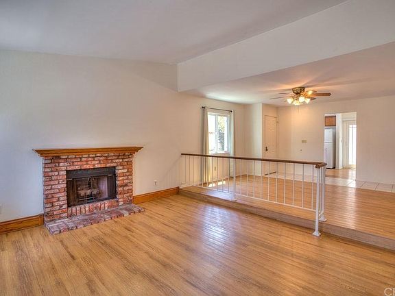 live room & Dinner room