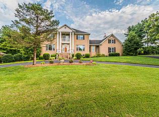 1418 Mount Ayr Cir, Bowling Green, KY 42103