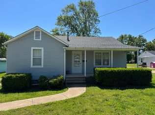 908 W Myrtle St, Cuba, MO 65453