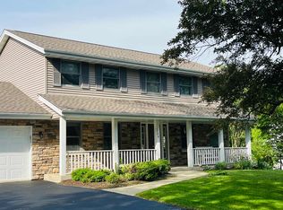 5174 E Nordic Woods Dr, Byron, IL 61010