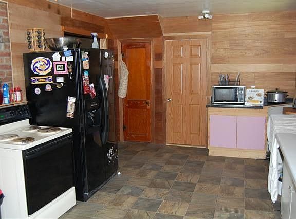 2nd image of 2064 490th St