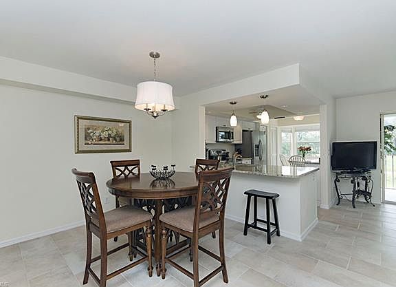 2nd image of 7360 Glenmoor Ln #204