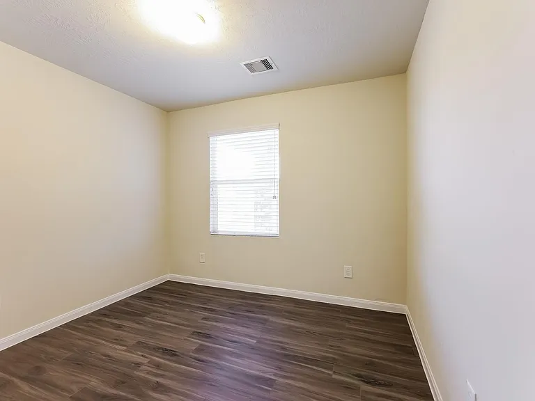 10931 Myrtle Oak St — Photo 10