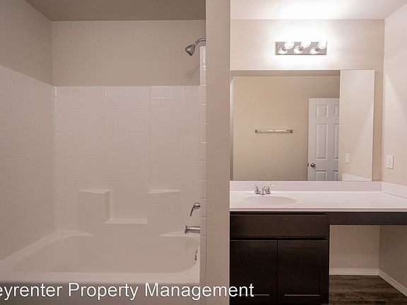 5th image of 9440 SW 44th Terr