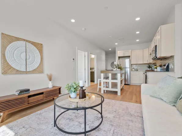 440 Broadway #202, Chelsea, MA 02150