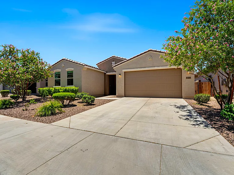 5140 N 181st Dr — Photo 49