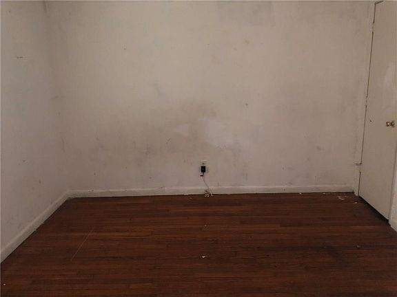 3rd image of 4629 N Indianola Ave