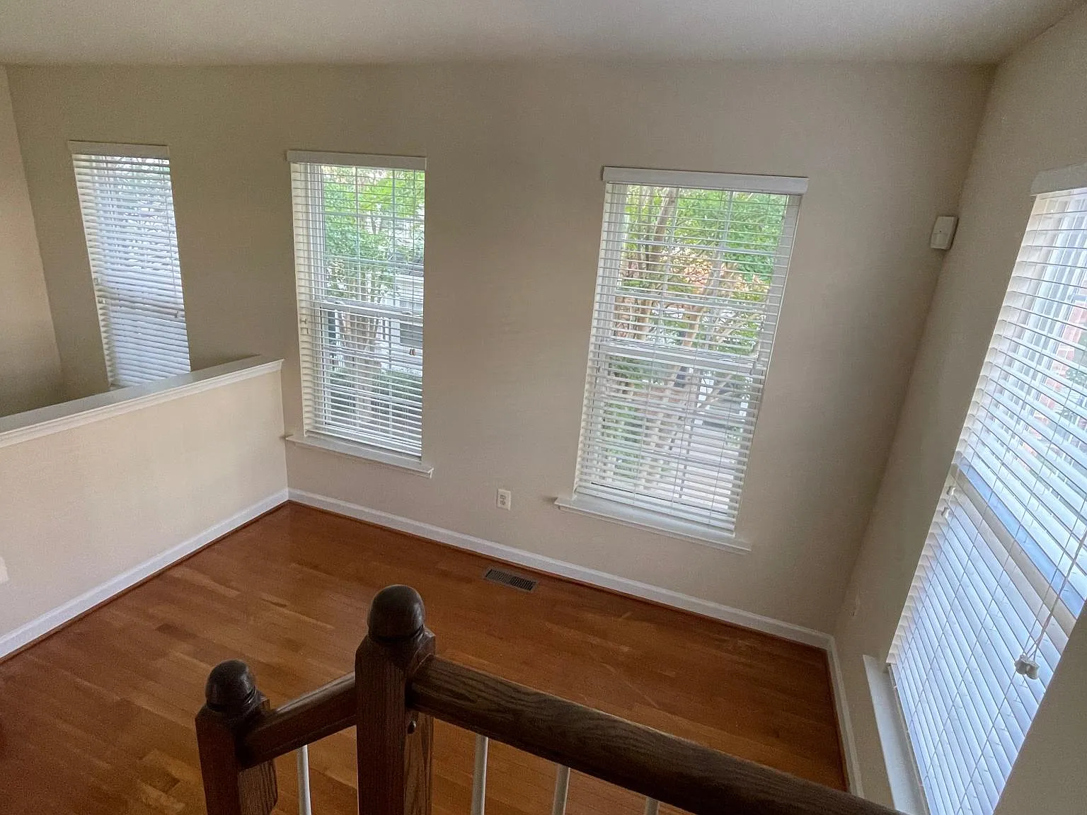 3 bed, 1600 sqft, $3,000 — Photo 3