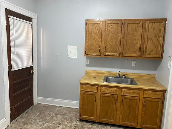 5th image of 16804 Madison Ave #8