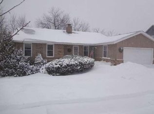 2109 Yvonne St, Waukesha, WI 53188