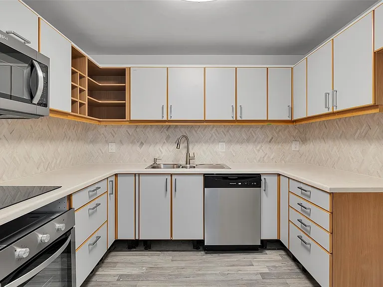 6413 Bay Club Dr #3 — Photo 11