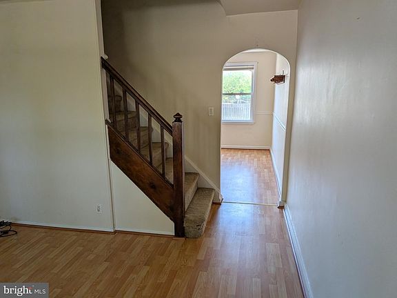3rd image of 154 Linden Ave