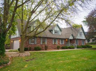 467 Wexford Rd, Valparaiso, IN 46385