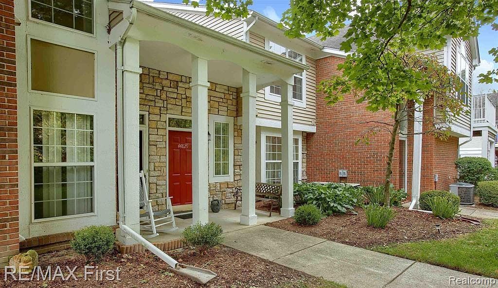44829 Marigold Dr, Sterling Heights, MI 48314