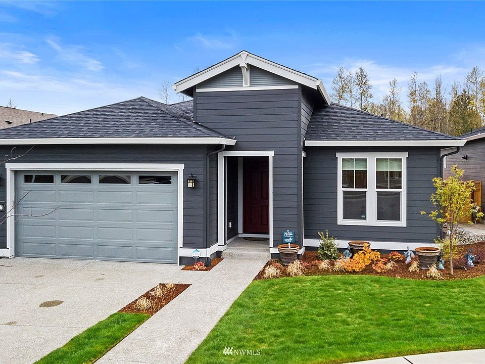 Beautiful rambler located on a cul-de-sac! Community walking trails, parks and more! HOA covers front lawn maintenance. 