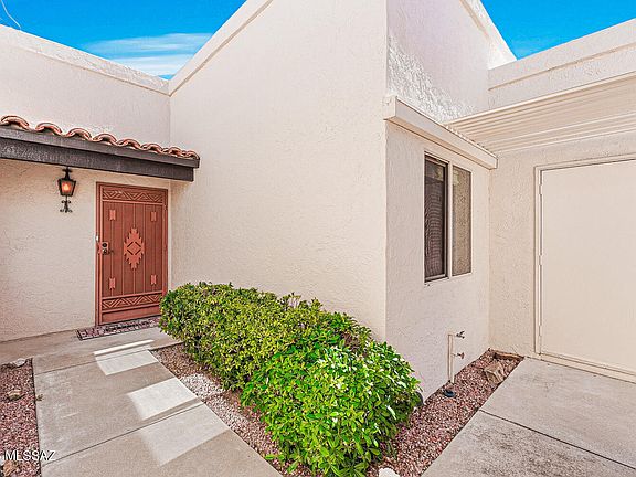 2nd image of 375 S Placita La Paz