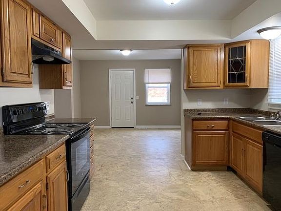 4th image of 2025 Northaire Ln