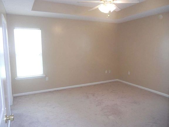 4th image of 134 Pecan St