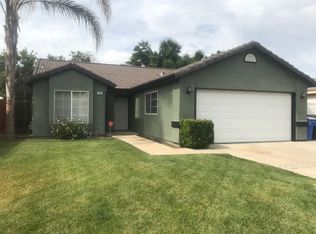 946 Don Medico Dr, Hanford, CA 93230