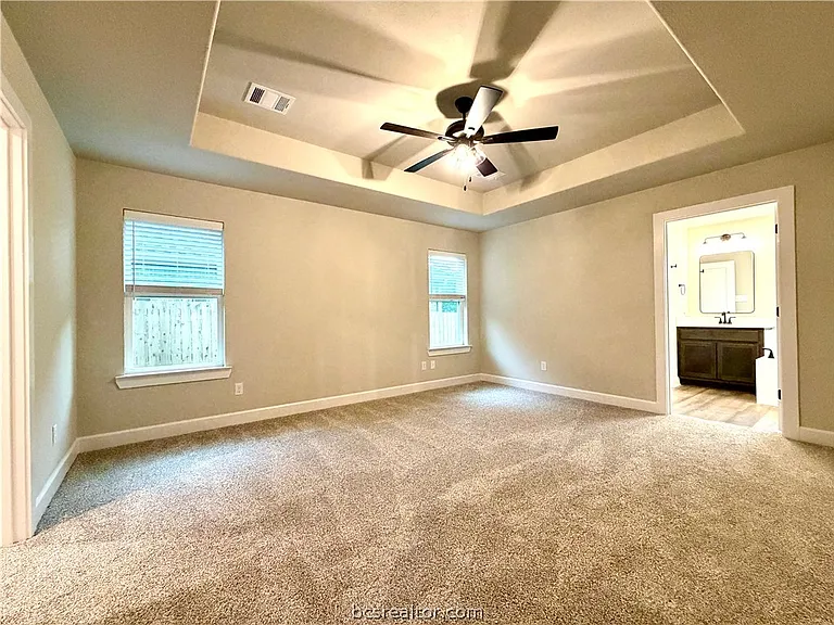 1216 Bridgewater Dr — Photo 7