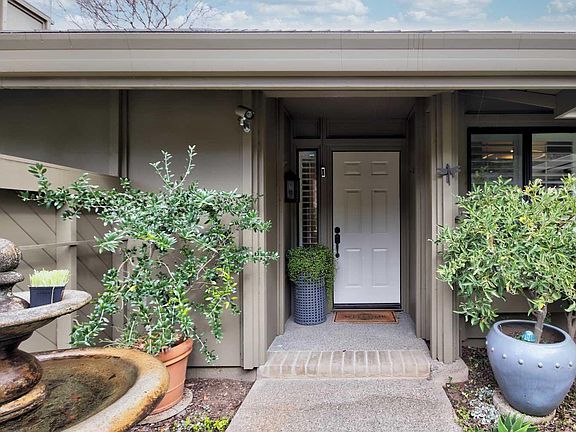 2nd image of 11430 Coloma Rd