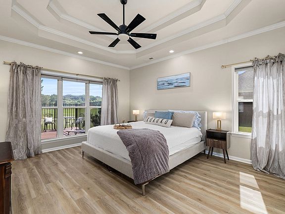 3rd image of 233 Jordan Ln
