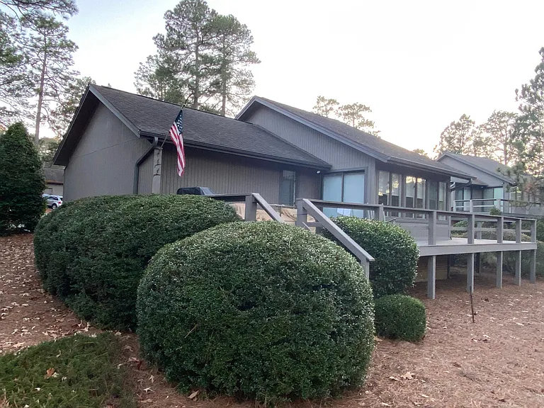 145 Glen Abbey Trl — Photo 3
