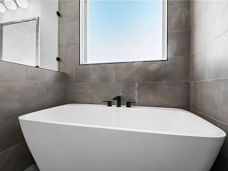1810 Peacock Rd — Photo 16