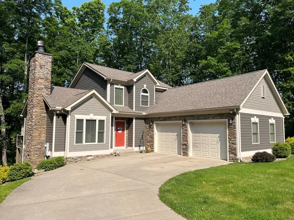 121 Votive Pl, Daniels, WV 25832