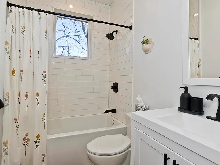 13A Oliver St — Photo 16