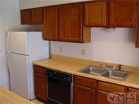 2nd image of 801 Woodland Ct