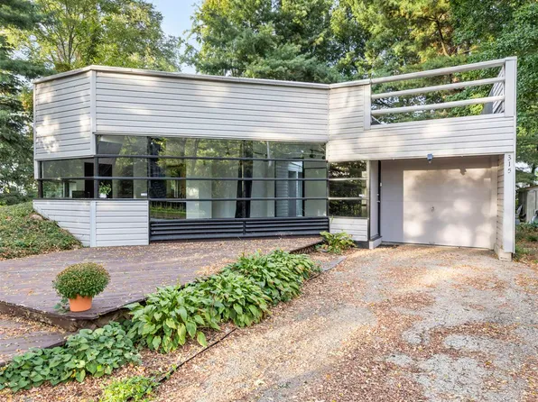 315 Genoa St, Cherry Valley, IL 61016